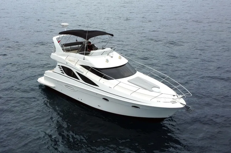 The Image of Silverton 38 Sport Bridge 2010 - 0