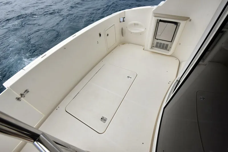 Slide: The Image of Silverton 38 Sport Bridge 2010 - 62