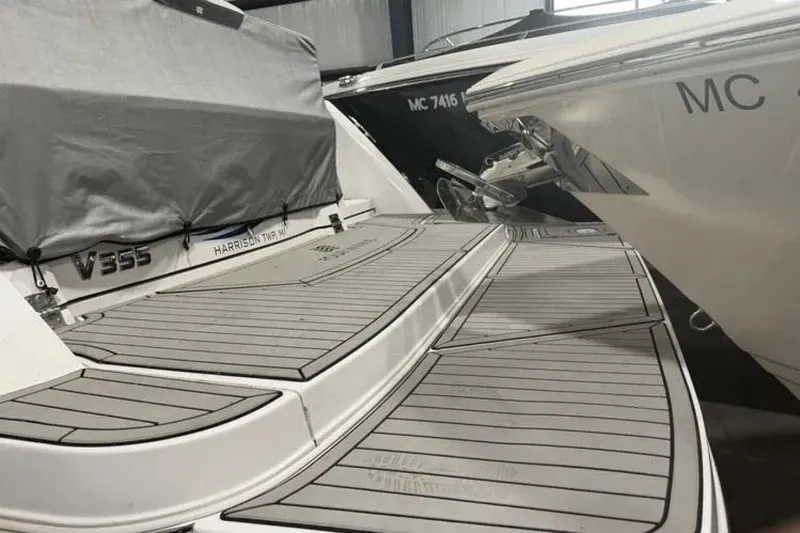Slide: The Image of Four Winns 355 Vista Coupe 2022 - 8
