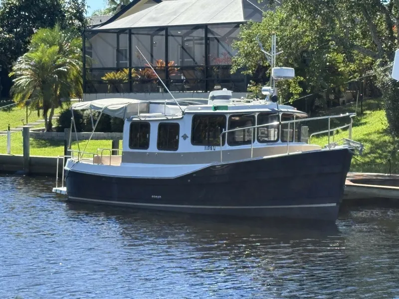 The Image of Ranger Tug R-27 2014 - 0
