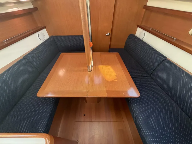 Slide: The Image of Beneteau 2008 - 51