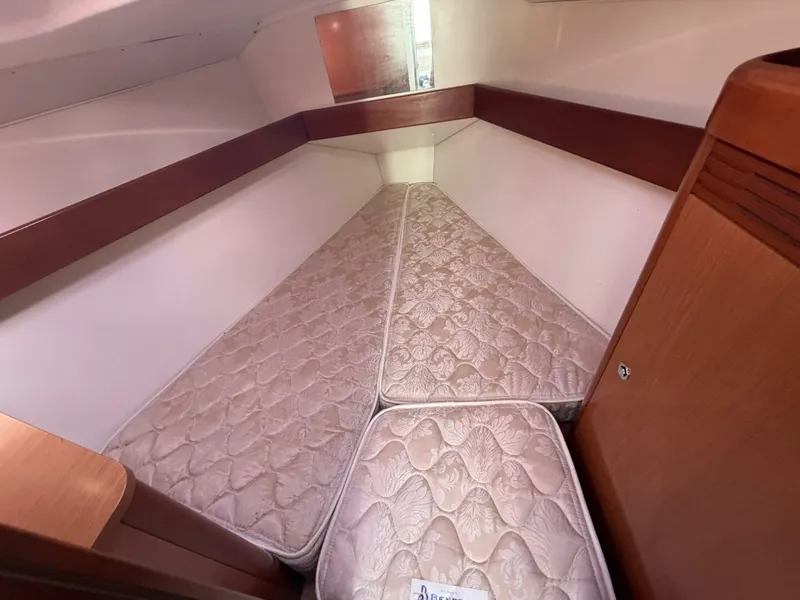 Slide: The Image of Beneteau 2008 - 60