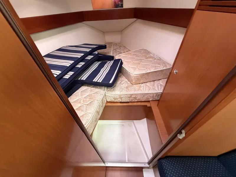 Slide: The Image of Beneteau 2008 - 73