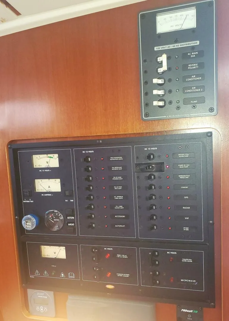 Slide: The Image of Beneteau Center Cockpit 2003 - 9