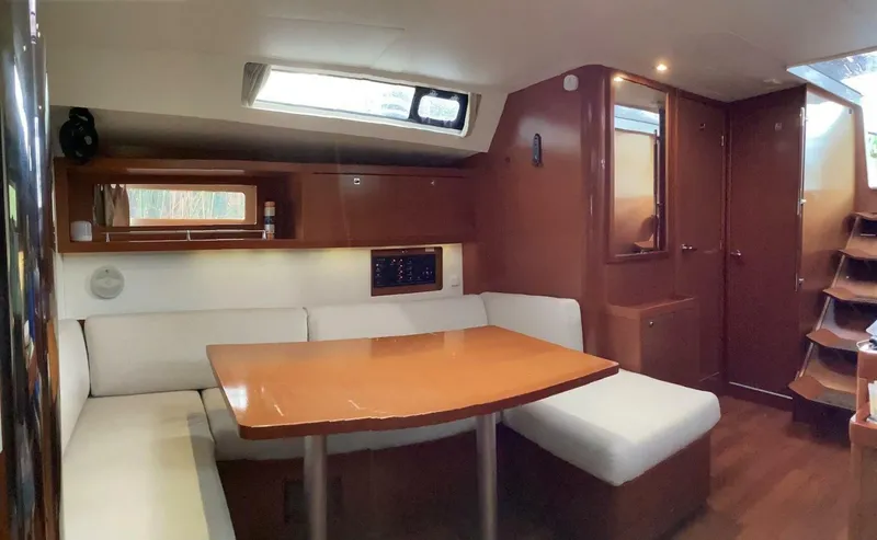 Slide: The Image of Beneteau Oceanis ICW 2012 - 18