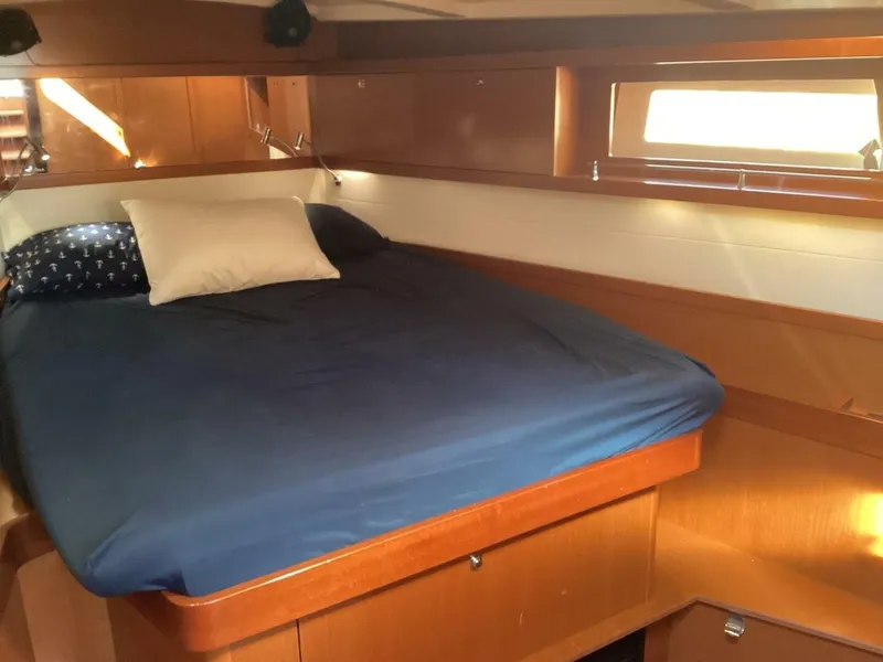 Slide: The Image of Beneteau Oceanis ICW 2012 - 20