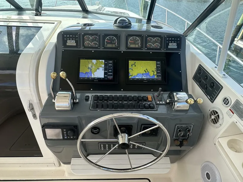 Slide: The Image of Tiara 4300 Open 2001 - 12
