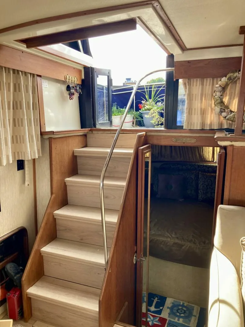 Slide: The Image of Carver Yachts 3607 AC 1983 - 4