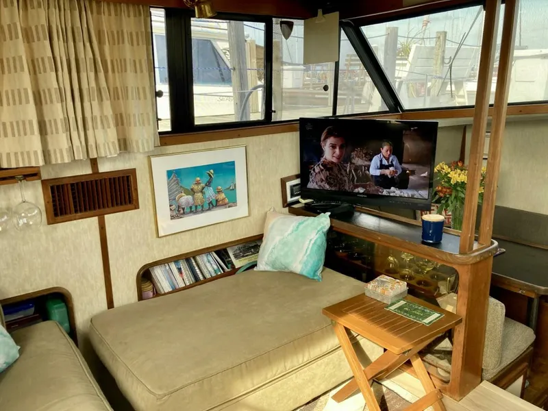 Slide: The Image of Carver Yachts 3607 AC 1983 - 5