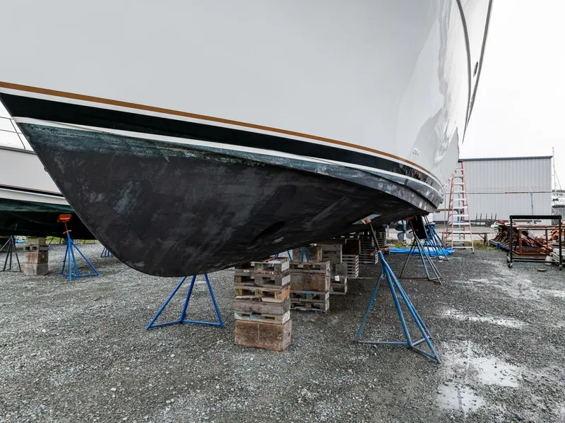 Slide: The Image of Navigator 61 Pilothouse 2001 - 11
