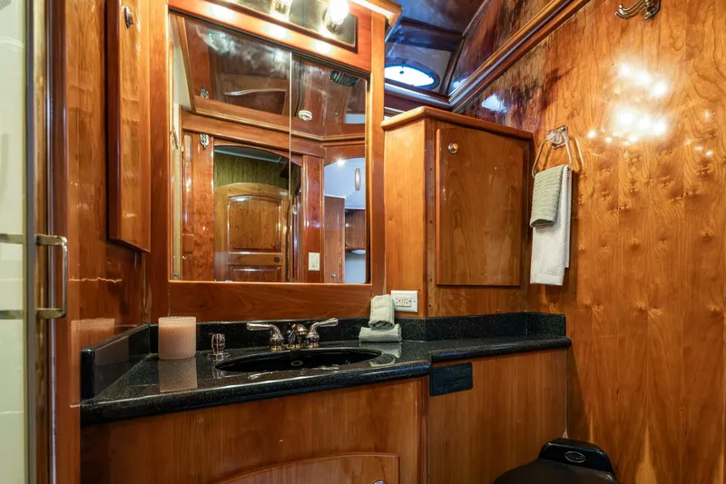 Slide: The Image of Navigator 61 Pilothouse 2001 - 33