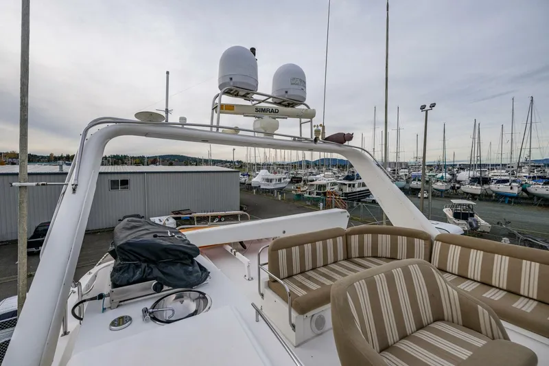 Slide: The Image of Navigator 61 Pilothouse 2001 - 49
