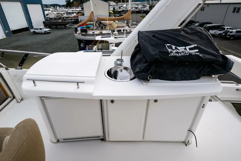 Slide: The Image of Navigator 61 Pilothouse 2001 - 51