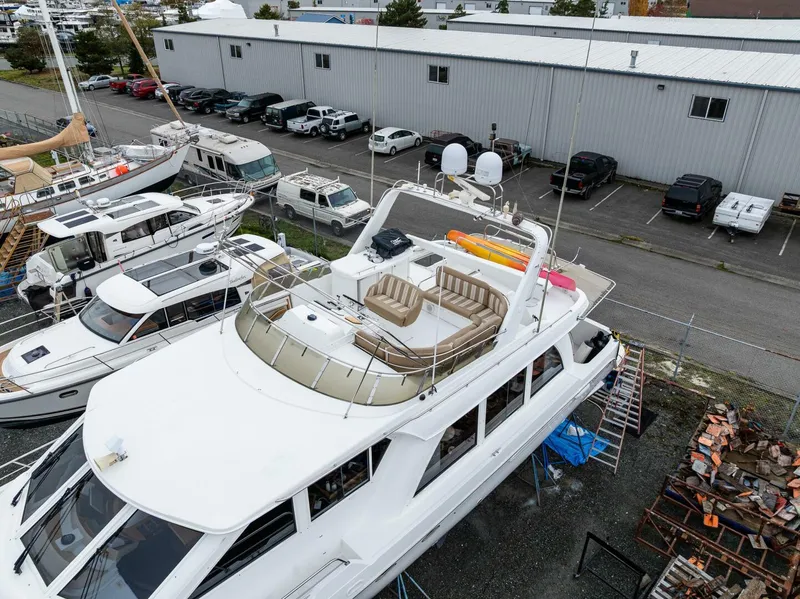 Slide: The Image of Navigator 61 Pilothouse 2001 - 9