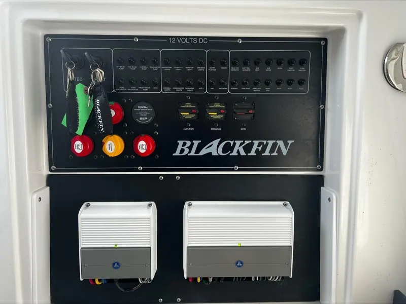 Slide: The Image of Blackfin 272 CC 2023 - 9