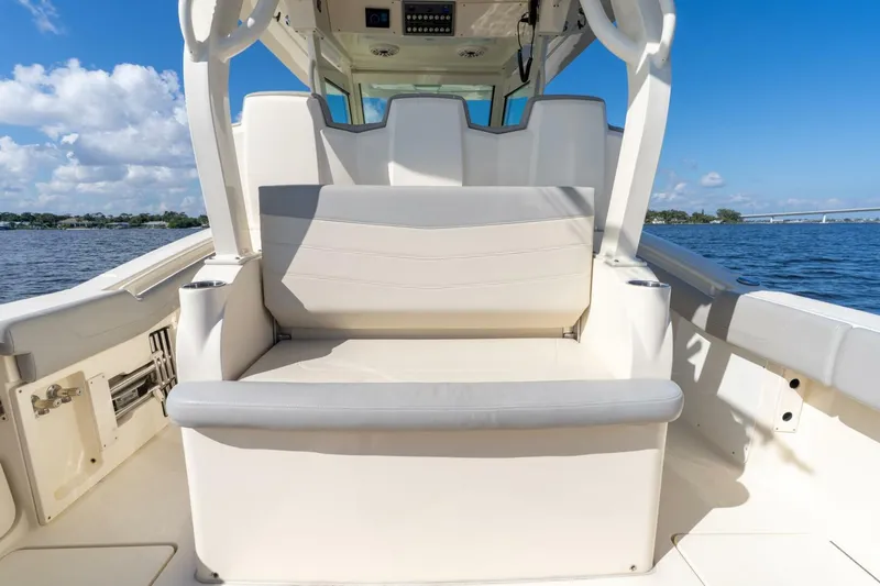 Slide: The Image of Scout 355 LXF 2023 - 15