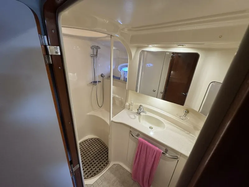 Slide: The Image of Sea Ray 510 SUNDANCER 2001 - 22