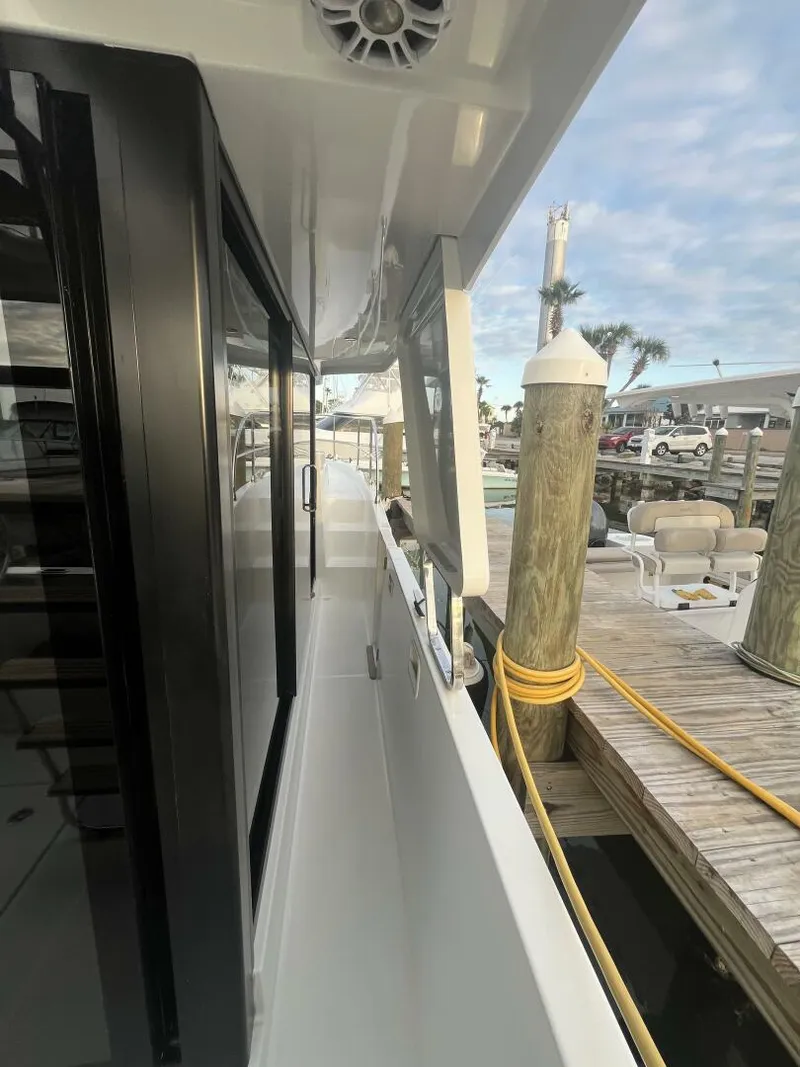 Slide: The Image of Beneteau Swift Trawler 30 2016 - 20