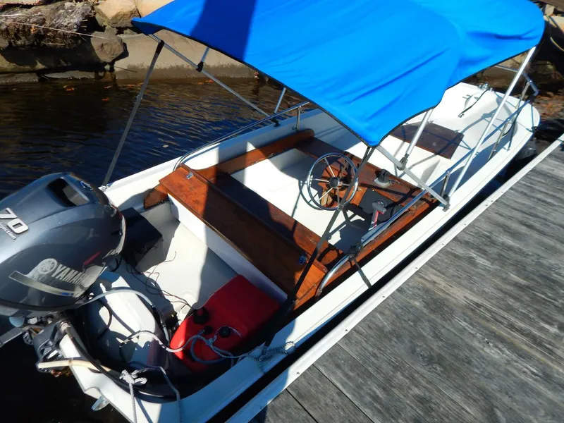 Slide: The Image of Boston Whaler 15 Sport 1984 - 4