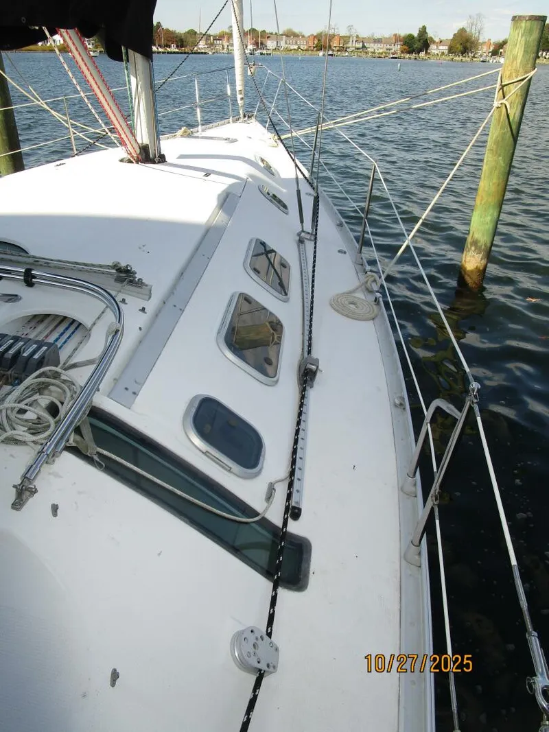 Slide: The Image of Beneteau 38s5 1992 - 11