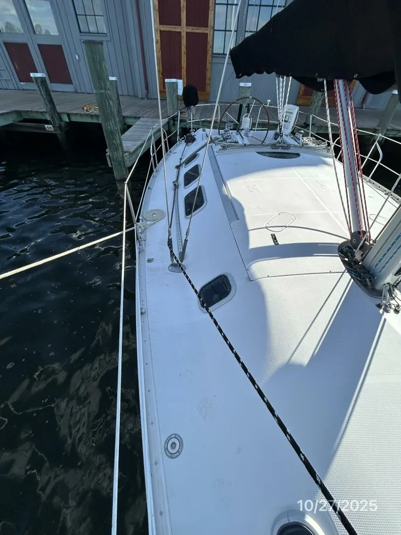Slide: The Image of Beneteau 38s5 1992 - 12