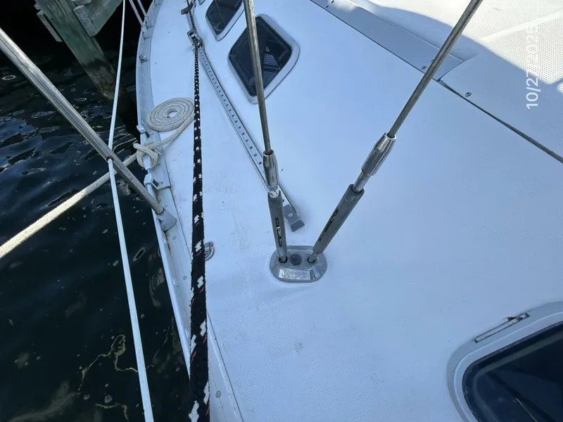 Slide: The Image of Beneteau 38s5 1992 - 18