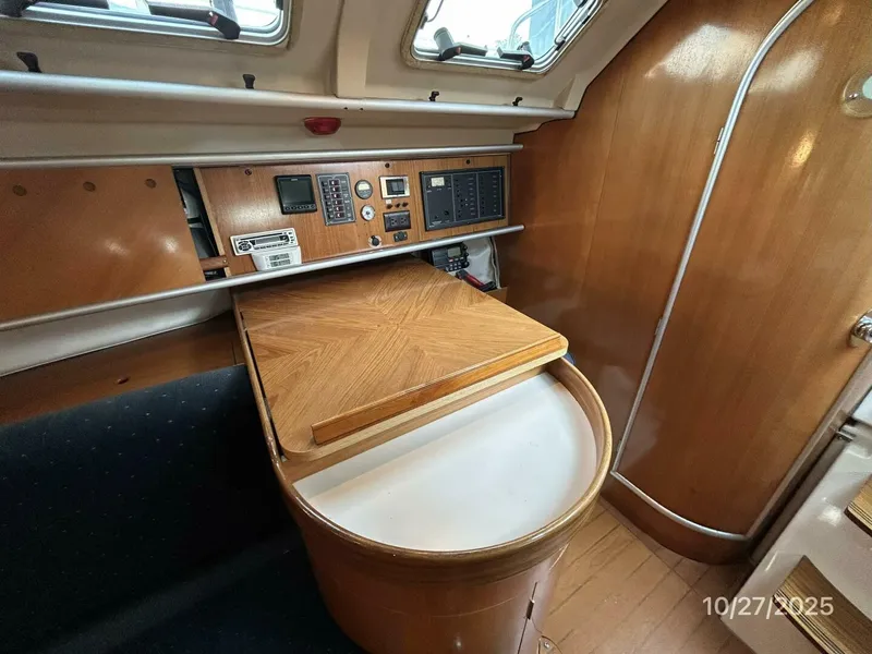 Slide: The Image of Beneteau 38s5 1992 - 41