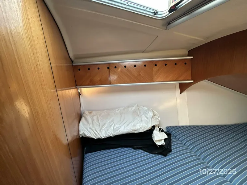 Slide: The Image of Beneteau 38s5 1992 - 44