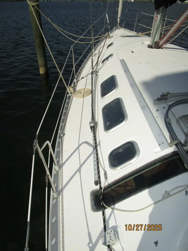 Slide: The Image of Beneteau 38s5 1992 - 9