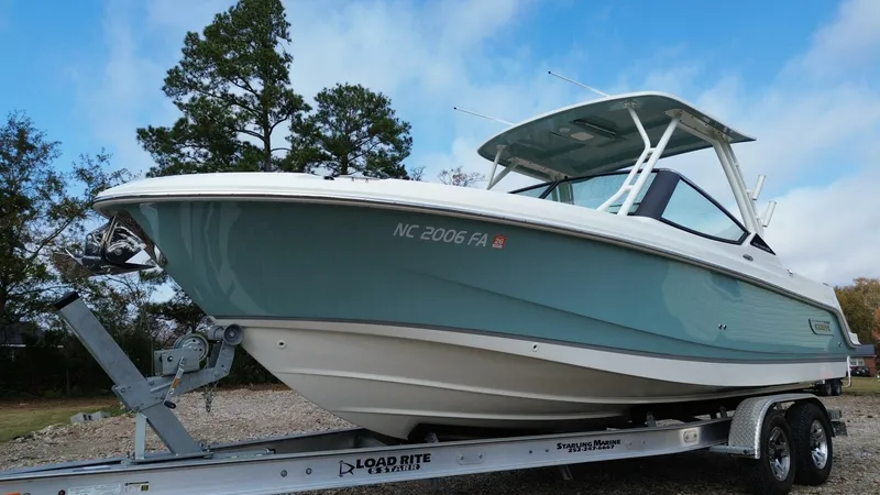 Slide: The Image of Boston Whaler 240 Vantage 2023 - 65