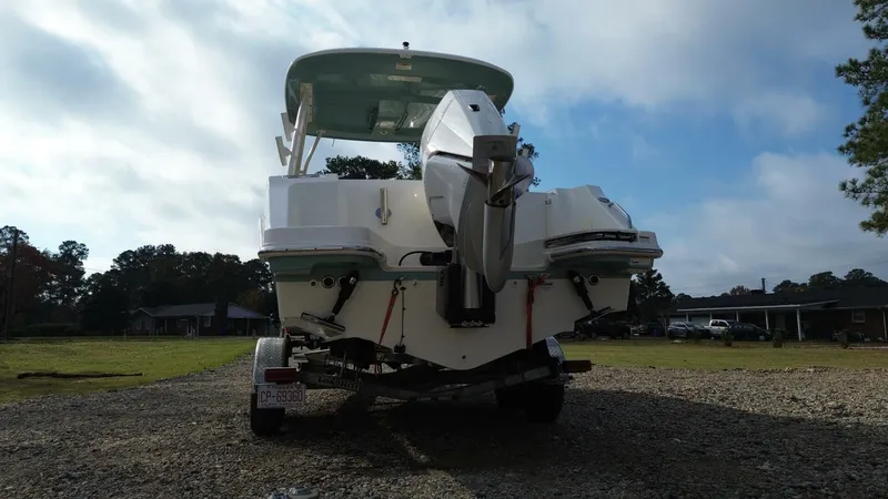 Slide: The Image of Boston Whaler 240 Vantage 2023 - 66