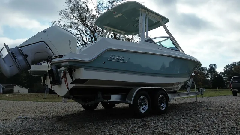 Slide: The Image of Boston Whaler 240 Vantage 2023 - 68