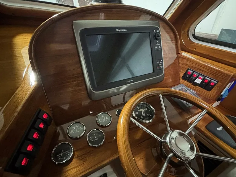 Slide: The Image of Hinckley Yachts 36 Picnic Boat EP 2004 - 6