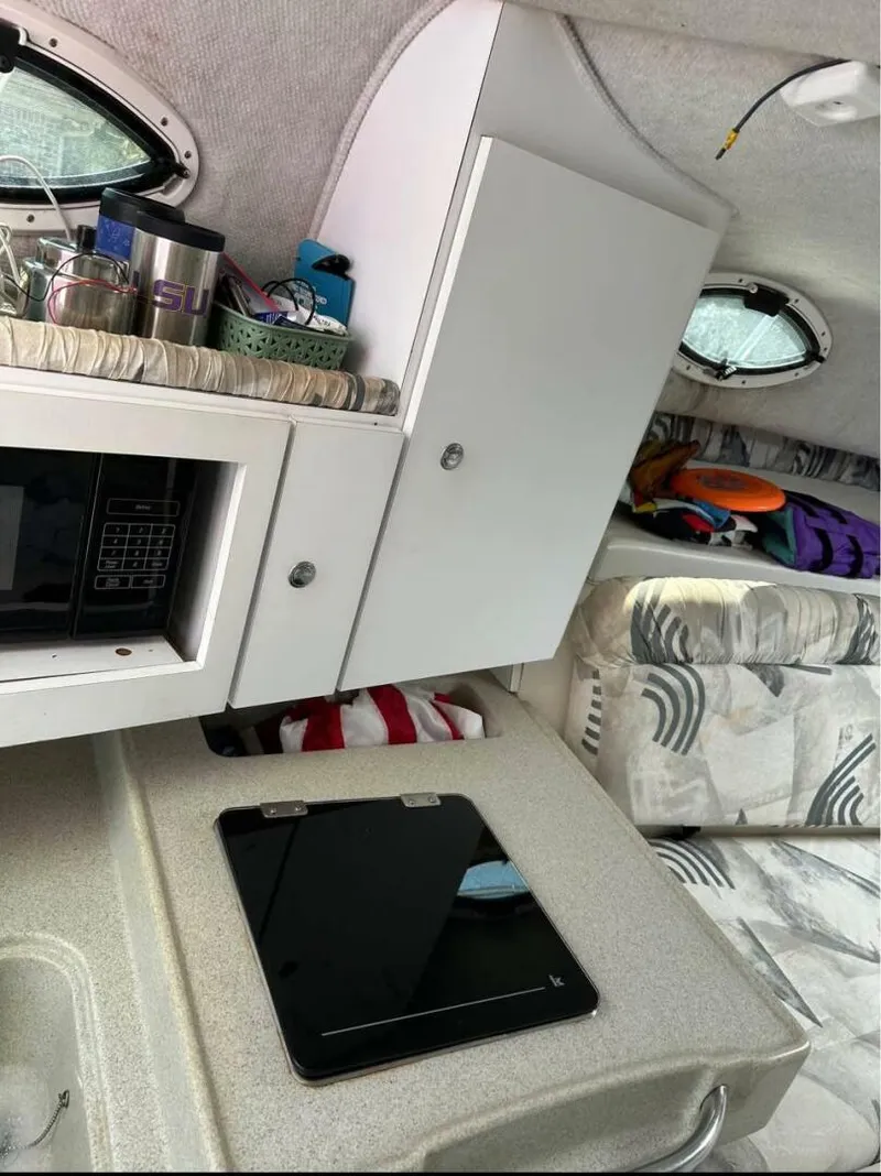 Slide: The Image of Wellcraft 290 Coastal 2000 - 2