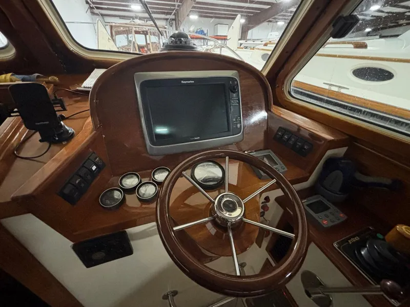 Slide: The Image of Hinckley Yachts 36 Picnic Boat EP 2000 - 3