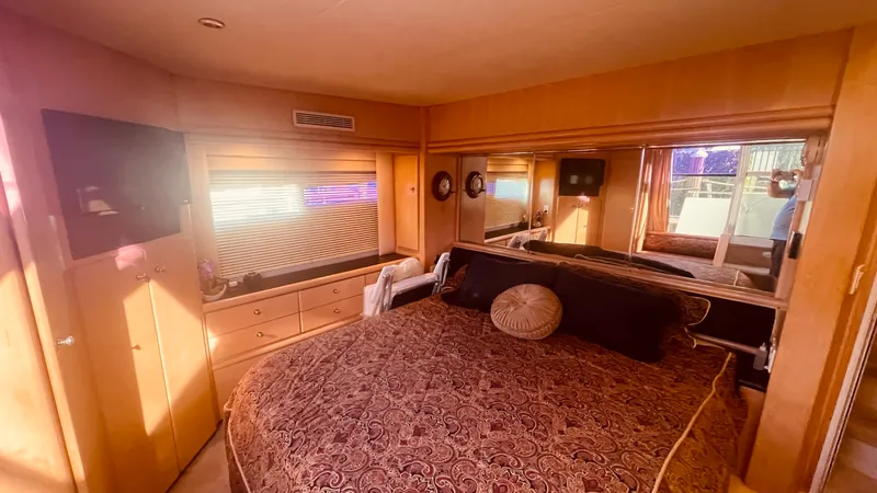 Slide: The Image of Carver Yachts 500 COCKPIT MY 1997 - 34
