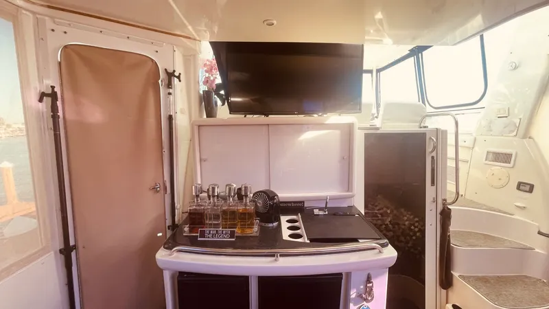 Slide: The Image of Carver Yachts 500 COCKPIT MY 1997 - 42