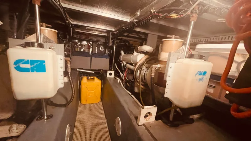 Slide: The Image of Carver Yachts 500 COCKPIT MY 1997 - 75