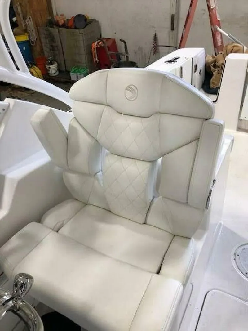 Slide: The Image of Edgewater 248CX Crossover 2018 - 6