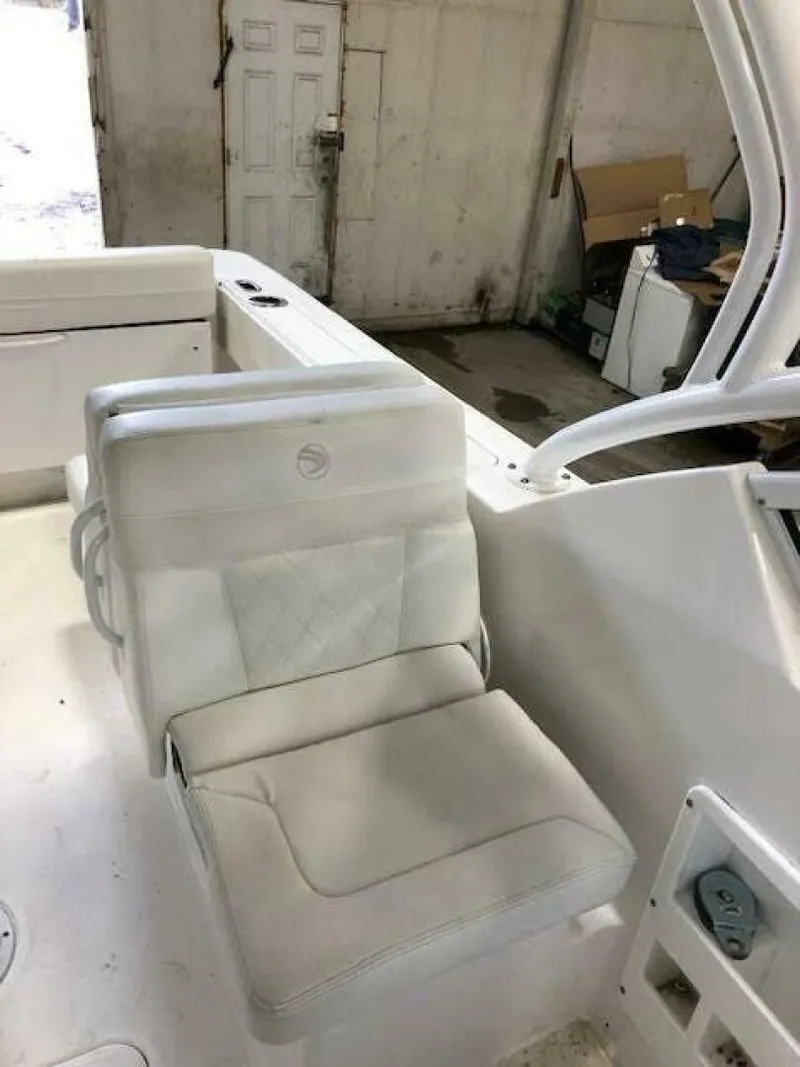 Slide: The Image of Edgewater 248CX Crossover 2018 - 7