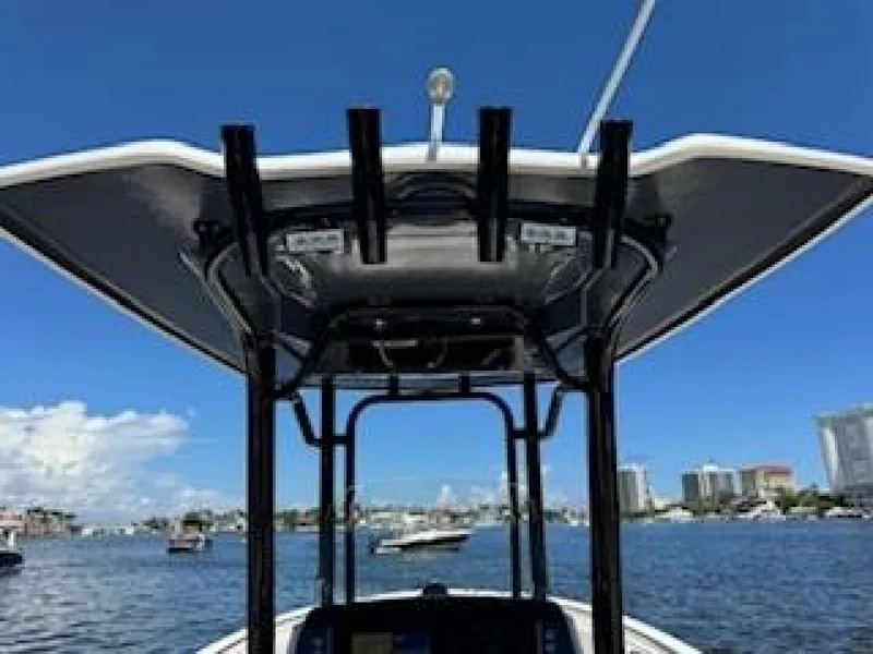 Slide: The Image of Robalo R242 Center Console 2022 - 13