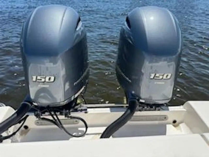 Slide: The Image of Robalo R242 Center Console 2022 - 22