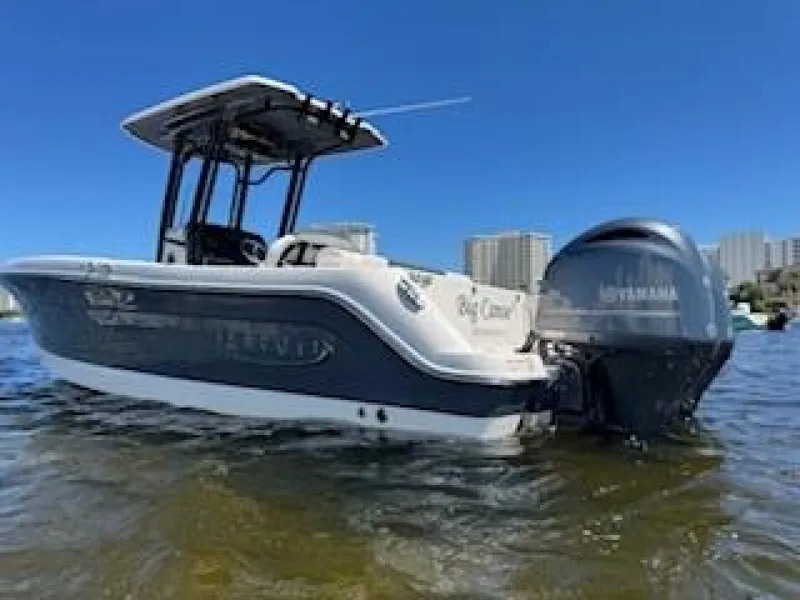 Slide: The Image of Robalo R242 Center Console 2022 - 3