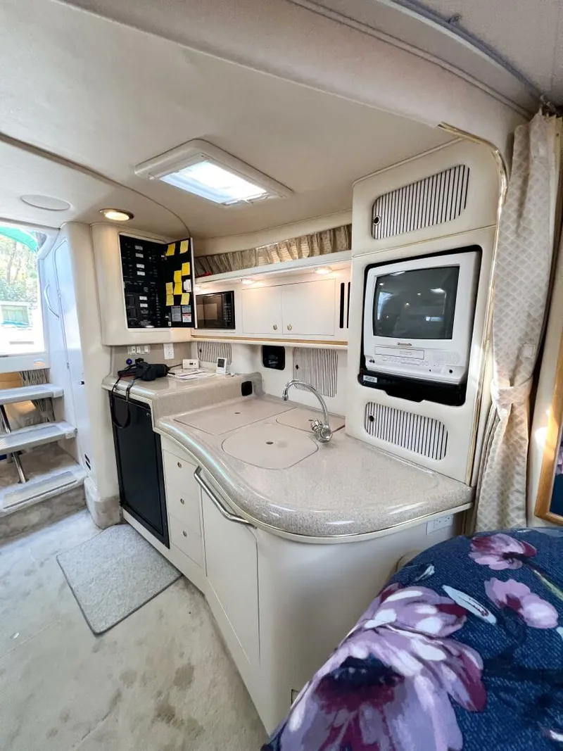 Slide: The Image of Sea Ray 340 Sundancer 2000 - 16