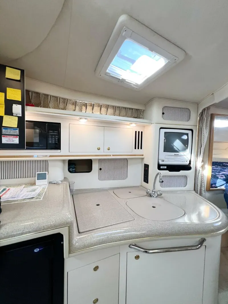 Slide: The Image of Sea Ray 340 Sundancer 2000 - 23