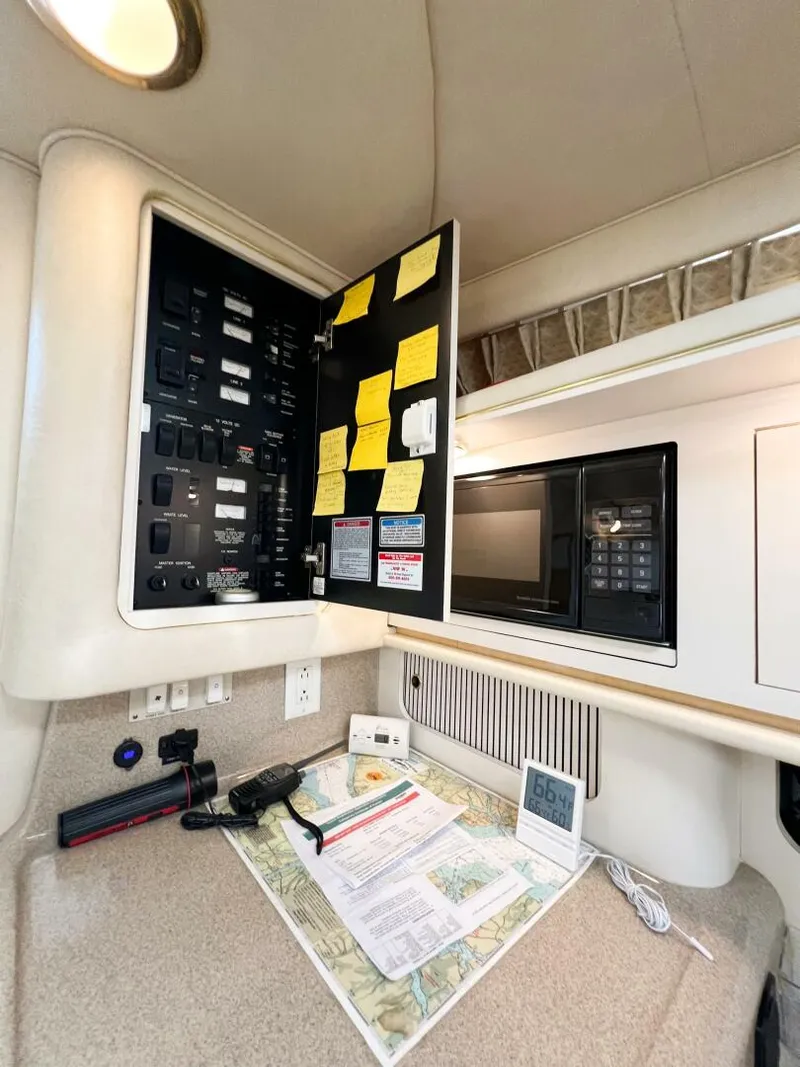 Slide: The Image of Sea Ray 340 Sundancer 2000 - 25