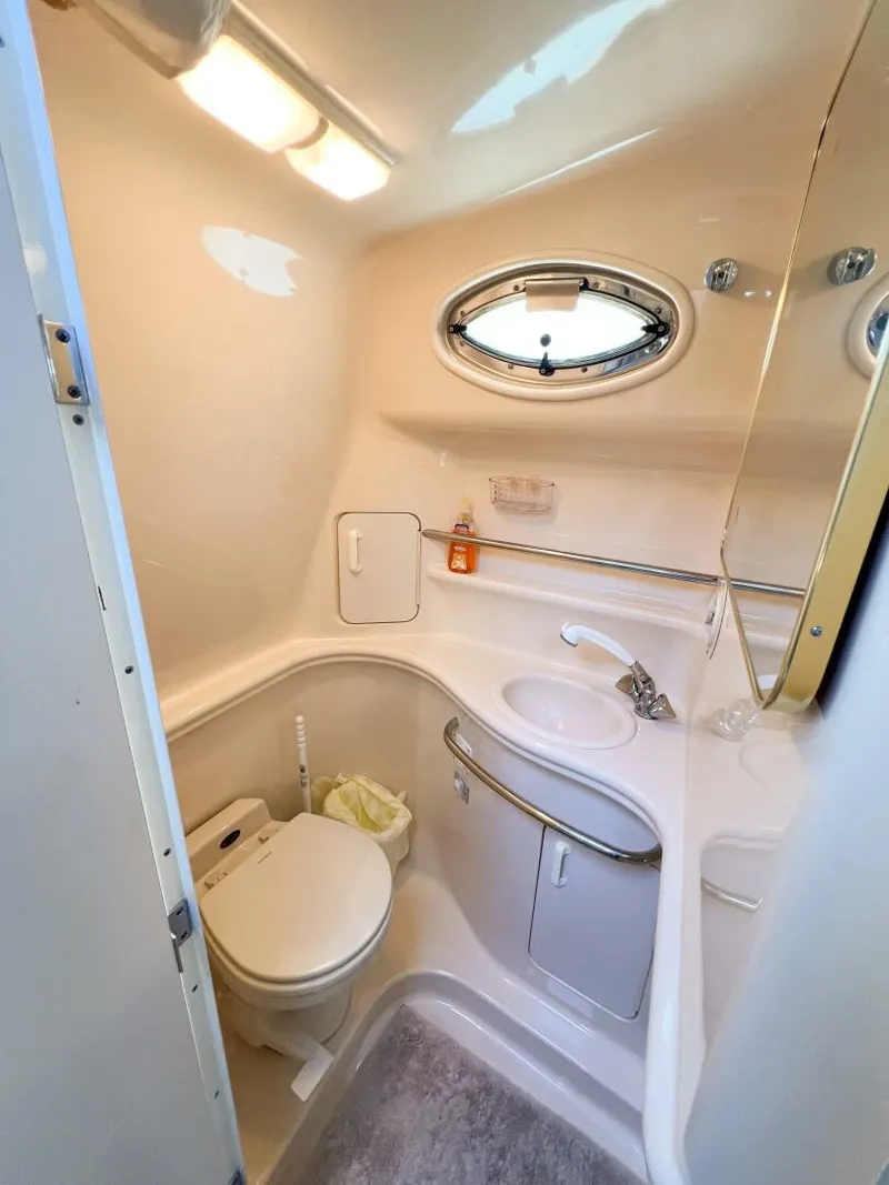 Slide: The Image of Sea Ray 340 Sundancer 2000 - 27