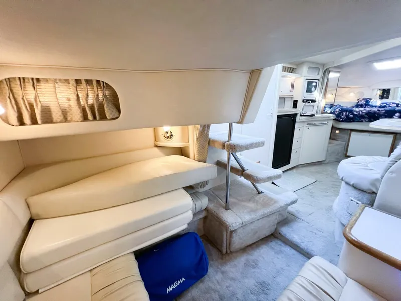 Slide: The Image of Sea Ray 340 Sundancer 2000 - 33