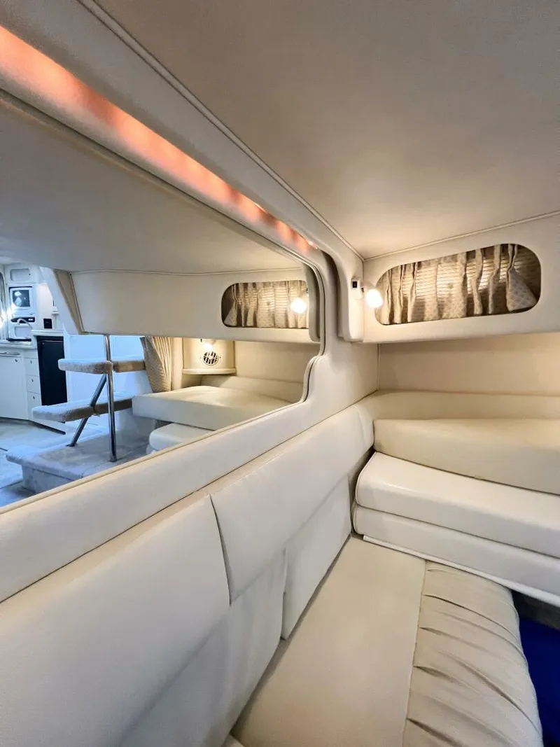 Slide: The Image of Sea Ray 340 Sundancer 2000 - 34