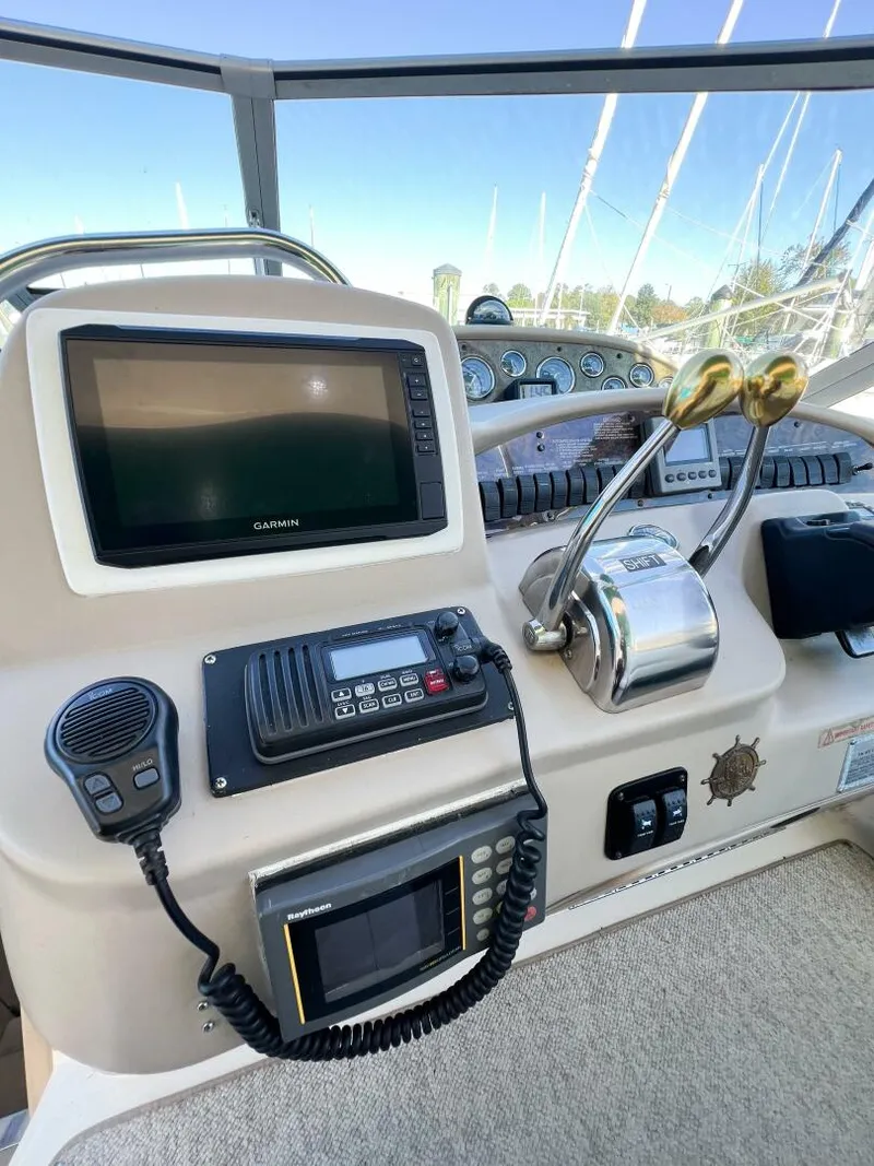 Slide: The Image of Sea Ray 340 Sundancer 2000 - 52